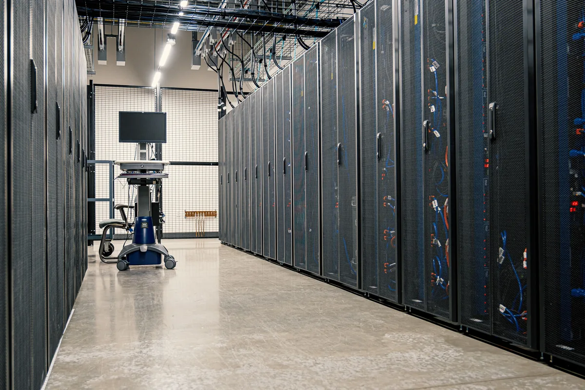 Software, Infraestrutura e Equipamentos